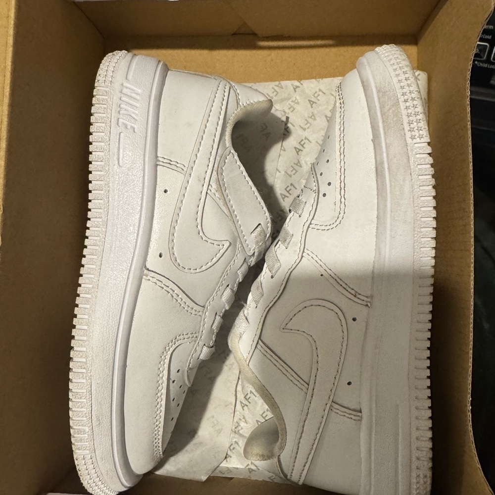 Airforce Nike White Sneakers / 11C